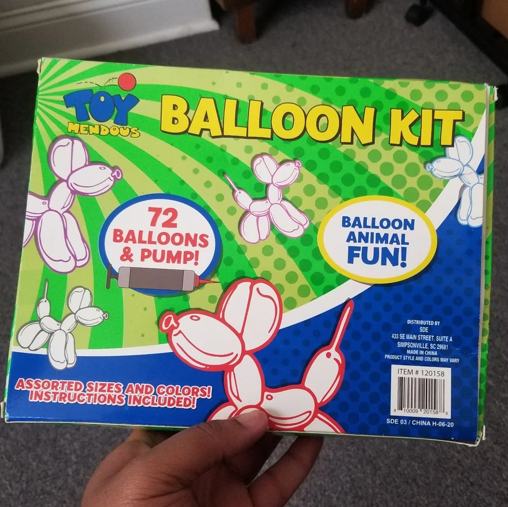 Toymendous Blow up Animal Balloon Making Kit with 72 Balloons, Pump, & Booklet
